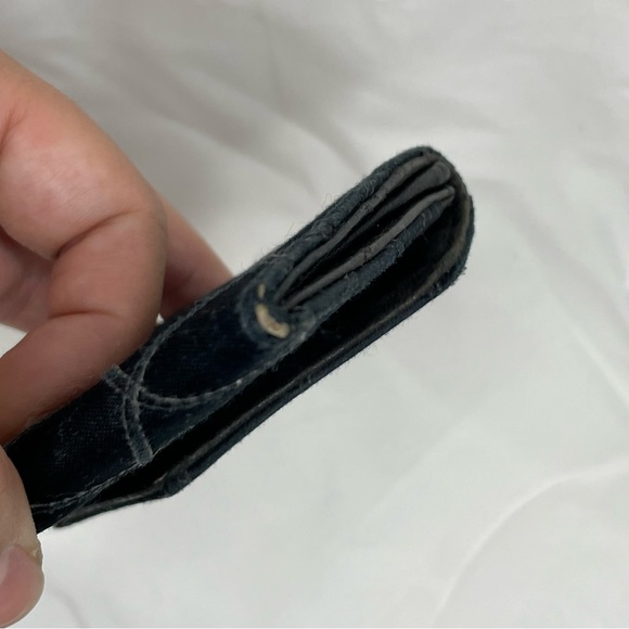 Chanel compact diamond quilted wallet - Picture 11 of 15